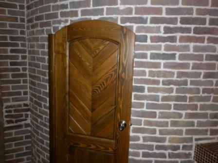деревянные двери в интерьере